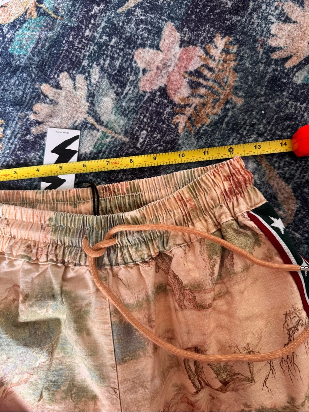 Women’s Printed Wide-Leg Pants in Mustard with Star-Trim - Picture 13 of 15